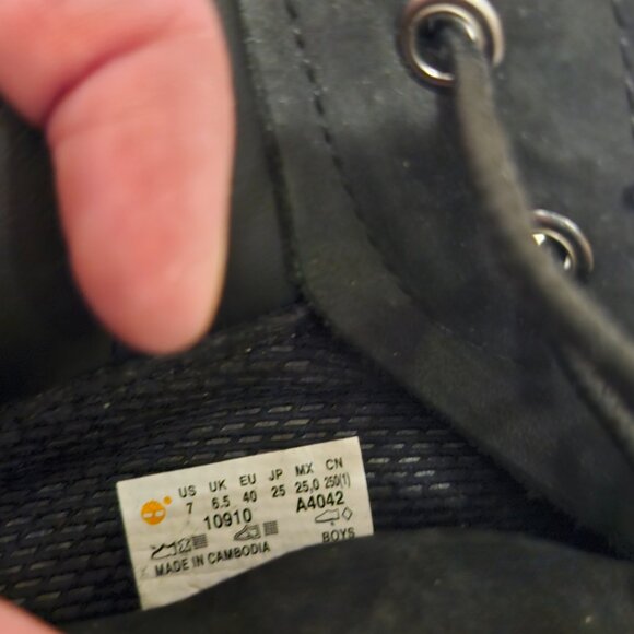 Youth Timberland 6" youth waterproof boots size 7 - Picture 8 of 8